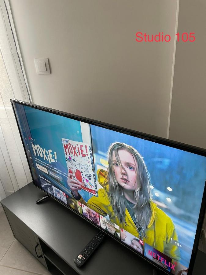 Studio A 300 M De La Gare De Mantes-La-Jolie Luaran gambar