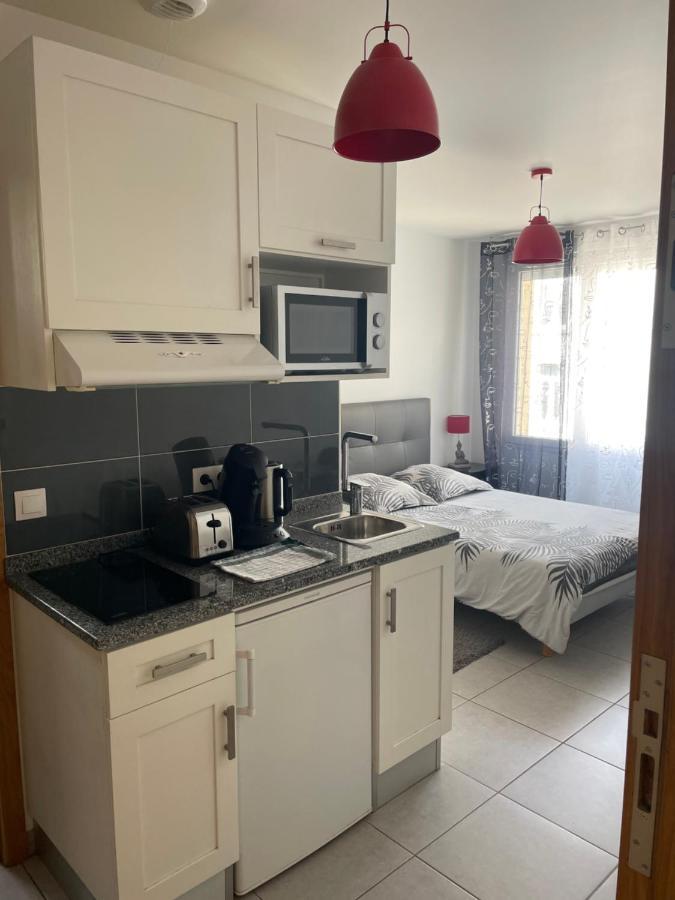 Studio A 300 M De La Gare De Mantes-La-Jolie Luaran gambar