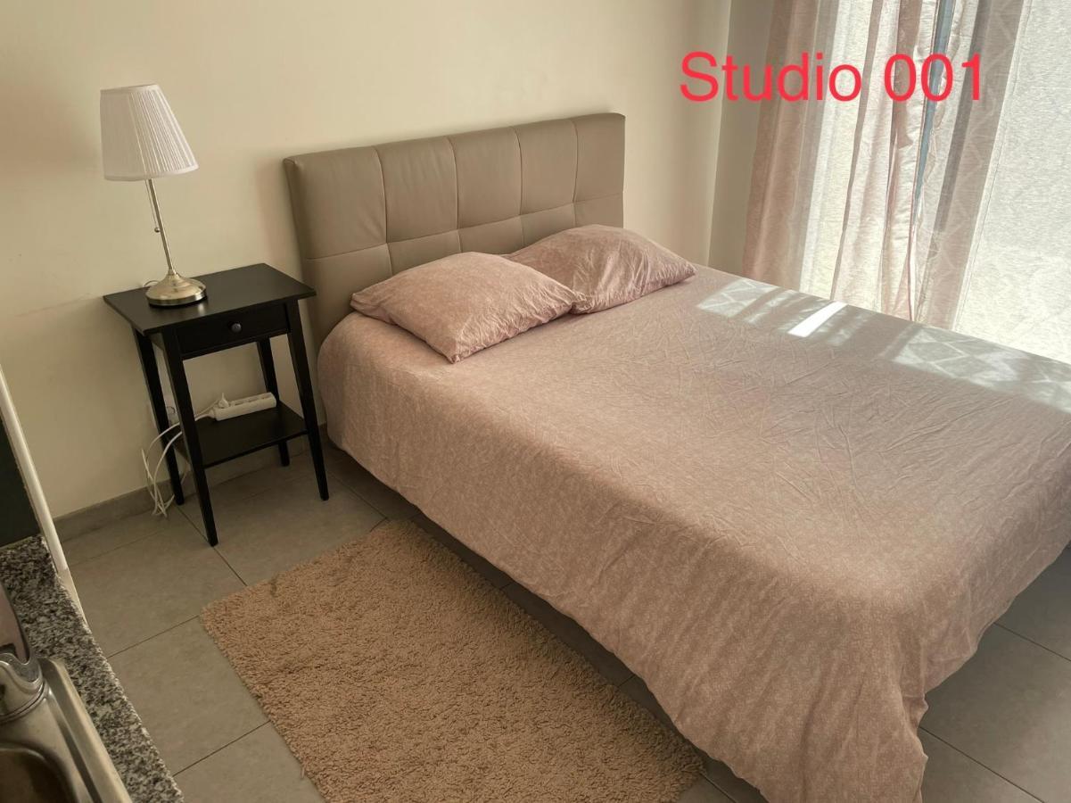Studio A 300 M De La Gare De Mantes-La-Jolie Luaran gambar