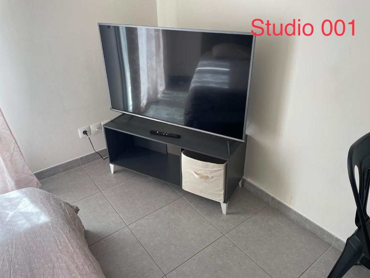 Studio A 300 M De La Gare De Mantes-La-Jolie Luaran gambar